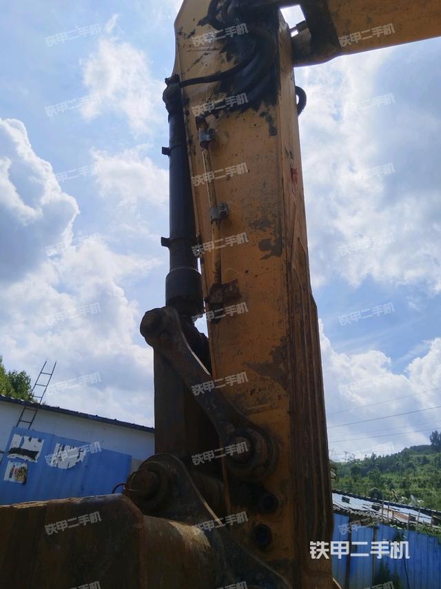 小臂整体左后（工作和回转装置）