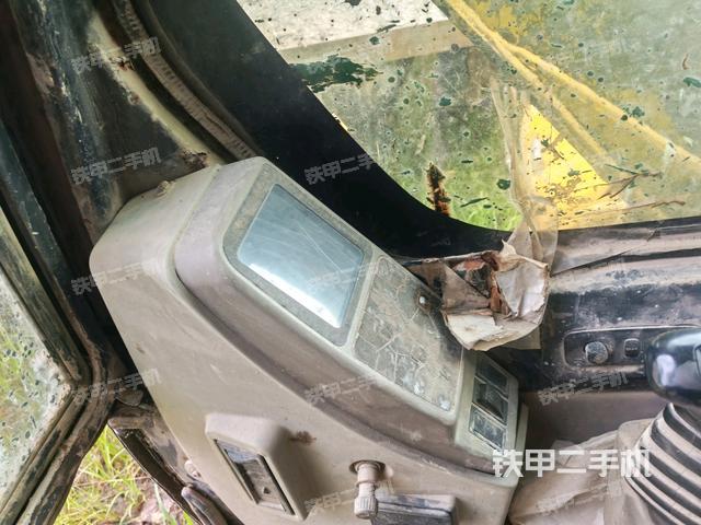  驾驶室正侧（驾驶室部分）