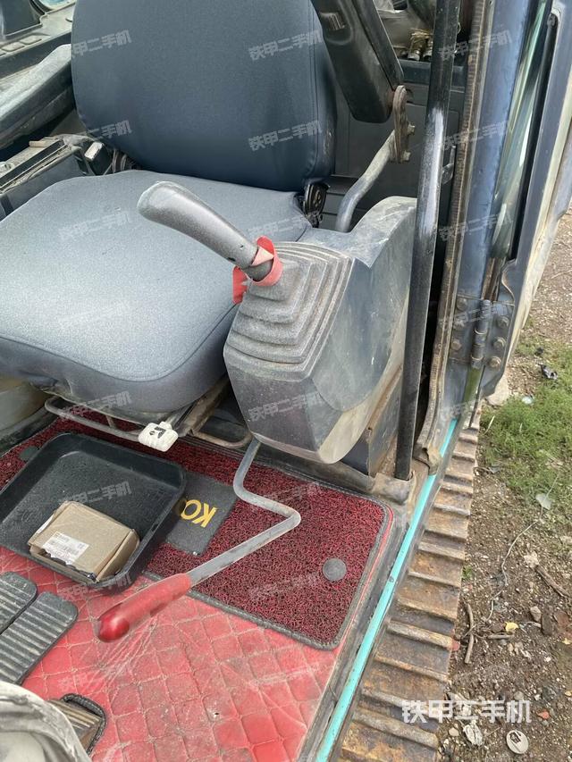 座椅左側控制臺/音響/含左手柄（駕駛室部分）