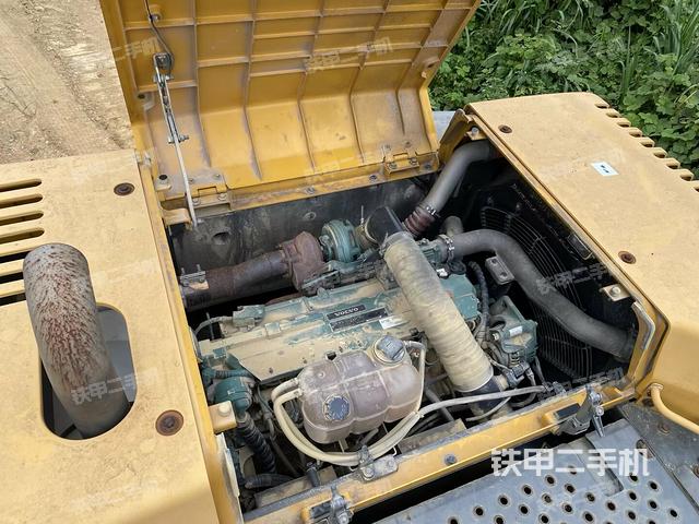 發(fā)動機(jī)室（上車部件）