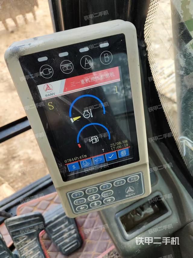 駕駛室頂部（整機(jī)外觀）