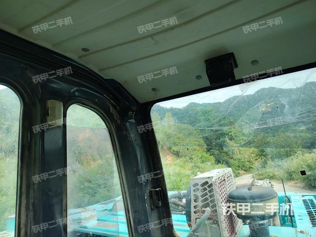 后窗玻璃角标（驾驶室部分）