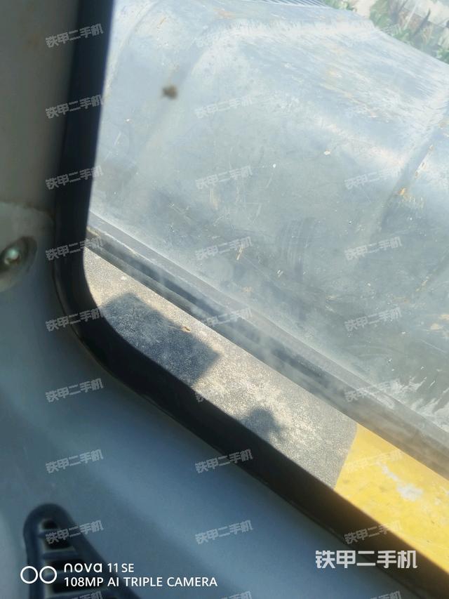 后窗玻璃角标（驾驶室部分）