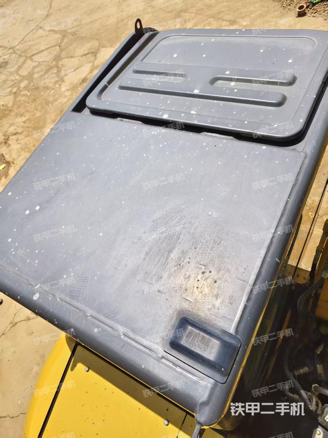 驾驶室顶部（整机外观）