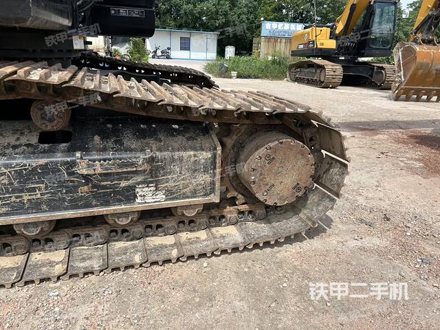 左侧履带整体 （行走机构）