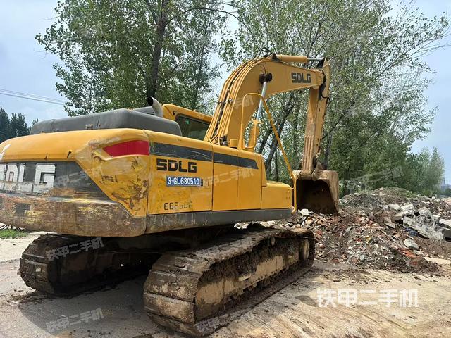 駕駛室整體（整機外觀）