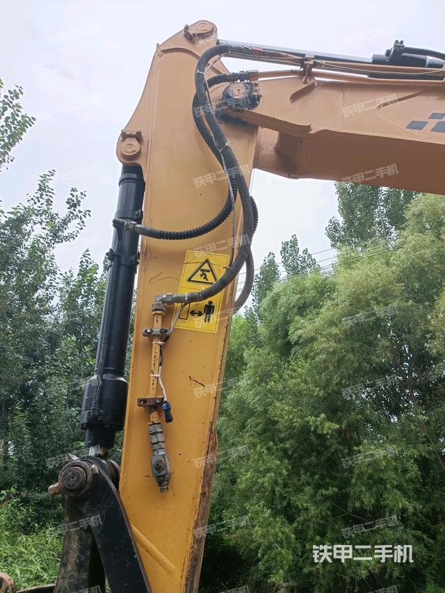 小臂整体左后（工作和回转装置）