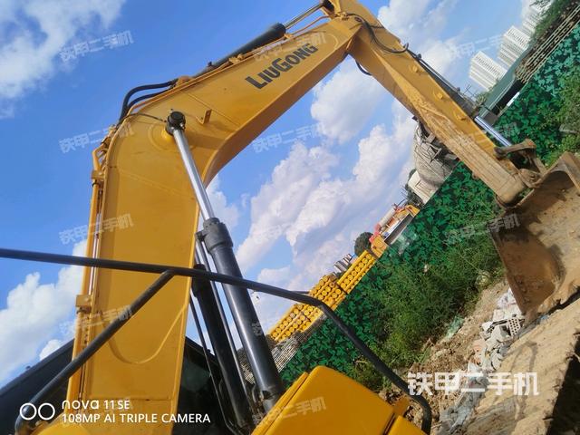 大臂整体 右侧（工作和回转装置）