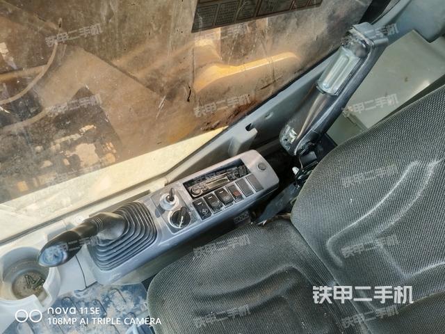 座椅右侧控制台/钥匙门/油门/含右手柄（驾驶室部分）