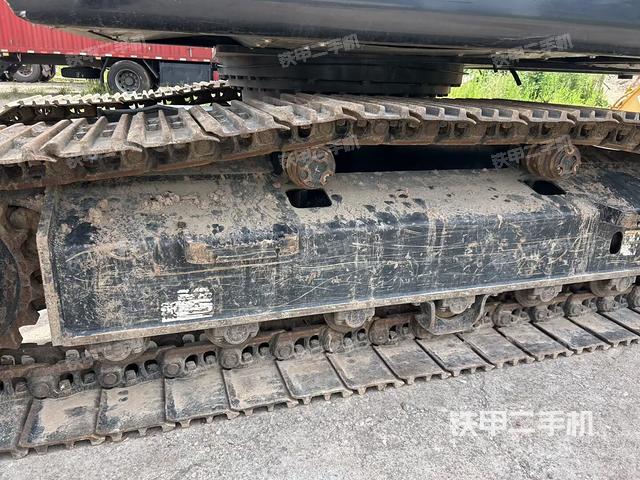 右驱动轮（行走机构）