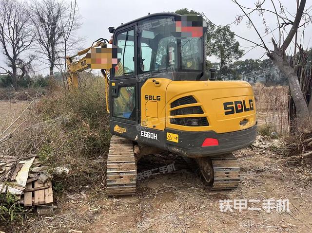 整機(jī)右后45°(整機(jī)外觀) 整機(jī)右后45°(整機(jī)外觀)