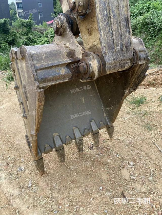 鏟斗右后整體（工作和回轉(zhuǎn)裝置）