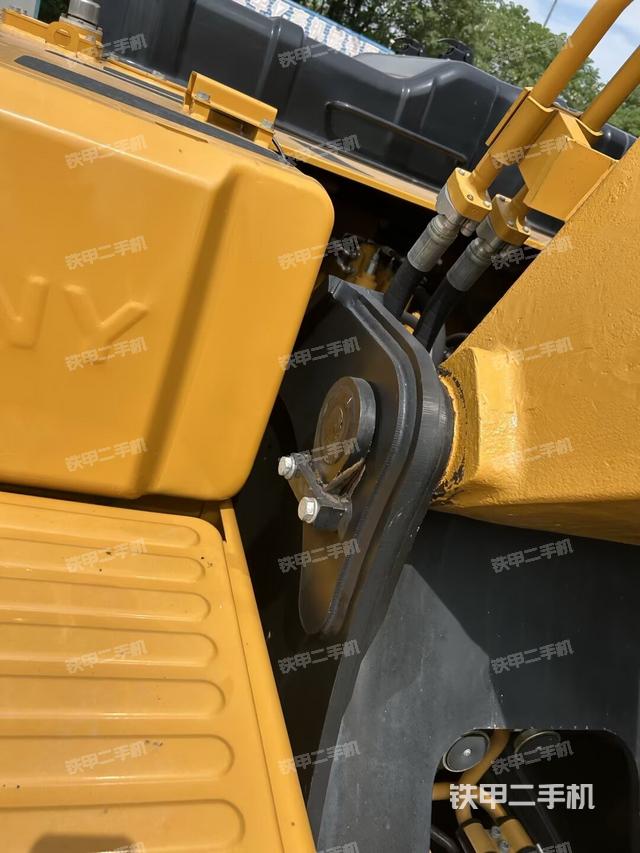 大臂根部 斜视（工作和回转装置）