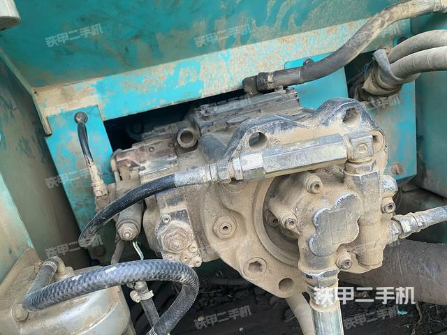 液壓泵斜45?左（大件艙室）