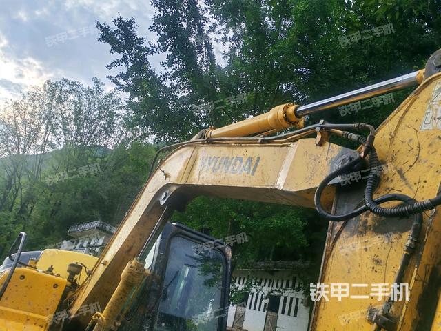 转盘和下车架正前（工作和回转装置）