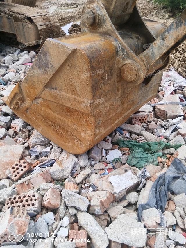 铲斗右后整体（工作和回转装置）