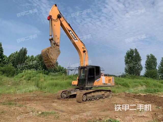 三一重工SY235C挖掘机