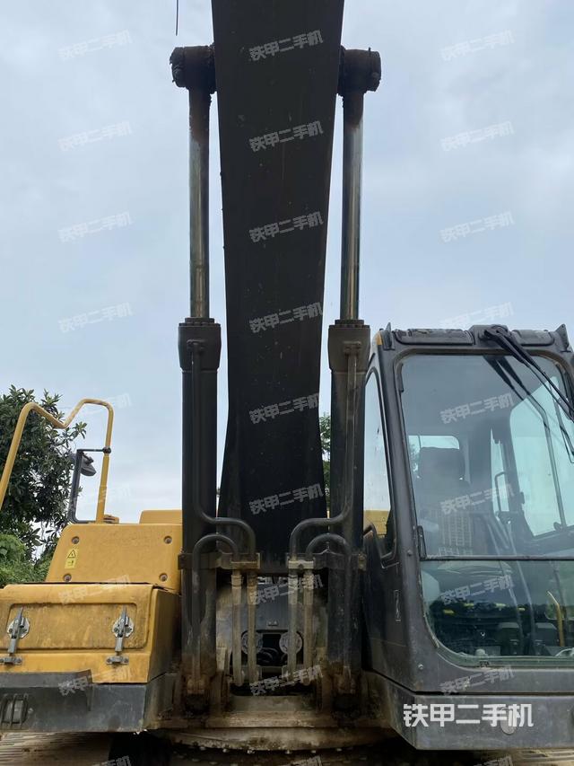 大臂油缸整體?豎拍（工作和回轉(zhuǎn)裝置）