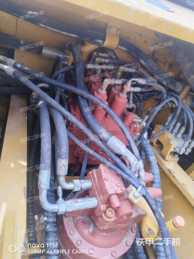 中央回转接头特写（上车部件）