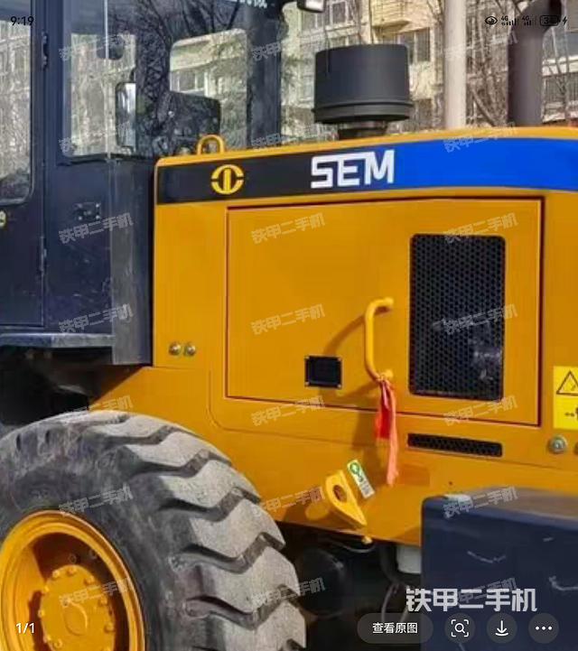 駕駛室操作臺(tái)(設(shè)備外觀及核心部件) 駕駛室操作臺(tái)(設(shè)備外觀及核心部件)
