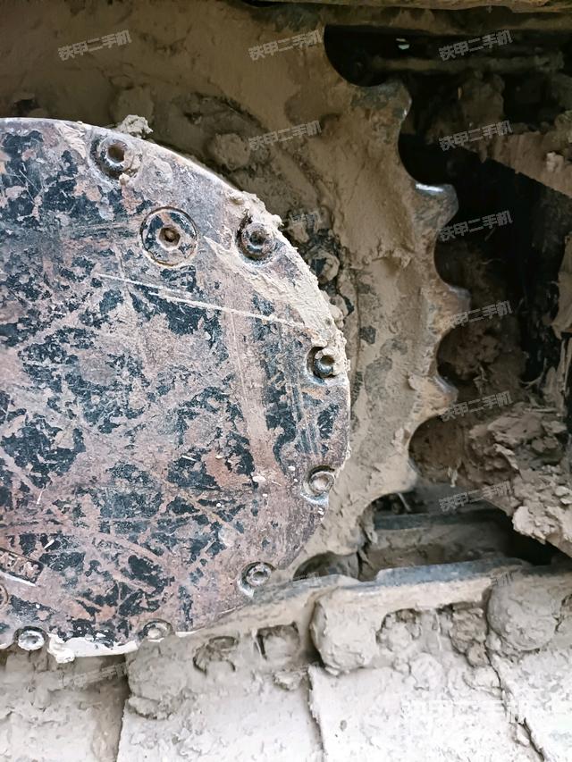 右驱动轮（行走机构）