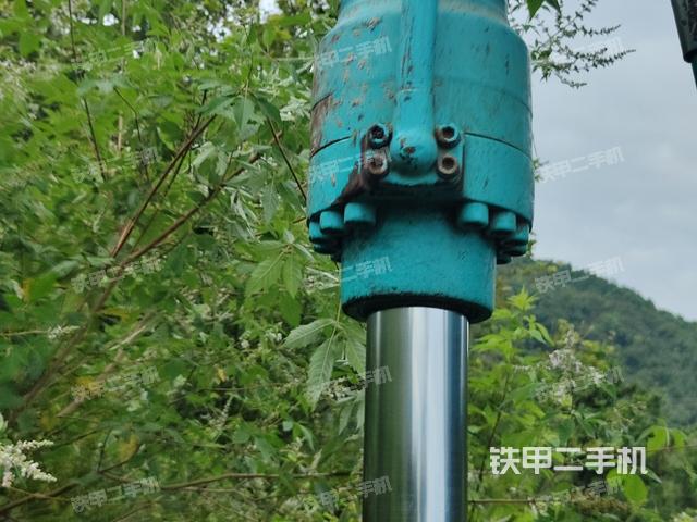 转盘和下车架正前（工作和回转装置）