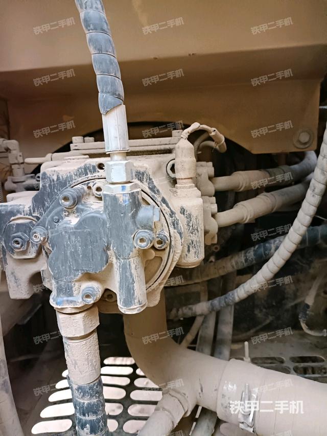 液压泵斜45 左（大件舱室）