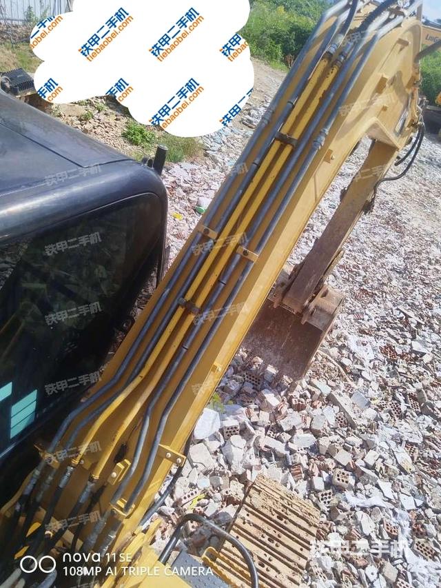 大臂背部俯视（工作和回转装置）