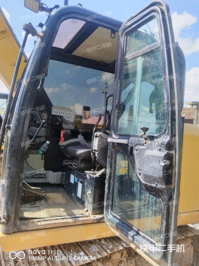  驾驶室正侧（驾驶室部分）