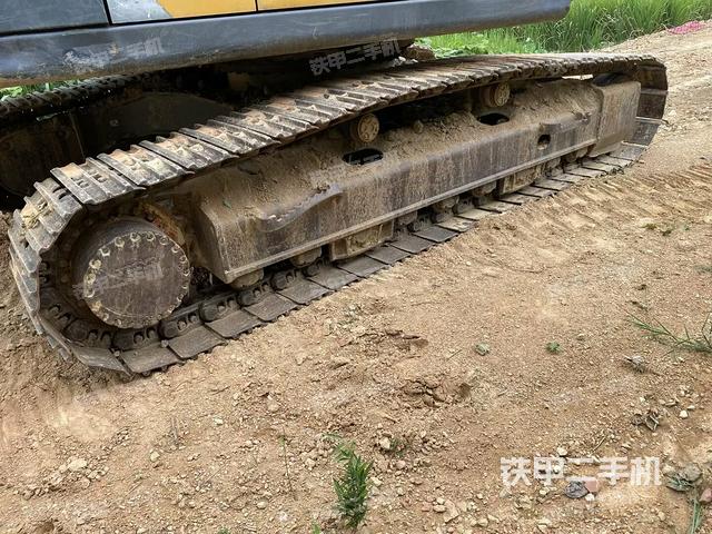 右側(cè)履帶整體（行走機(jī)構(gòu)）