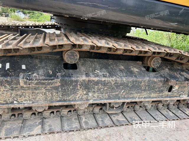 右侧行走马达盖板（行走机构）