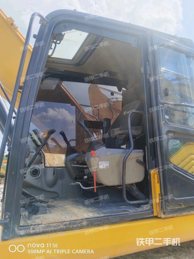 右侧玻璃角标（驾驶室部分）