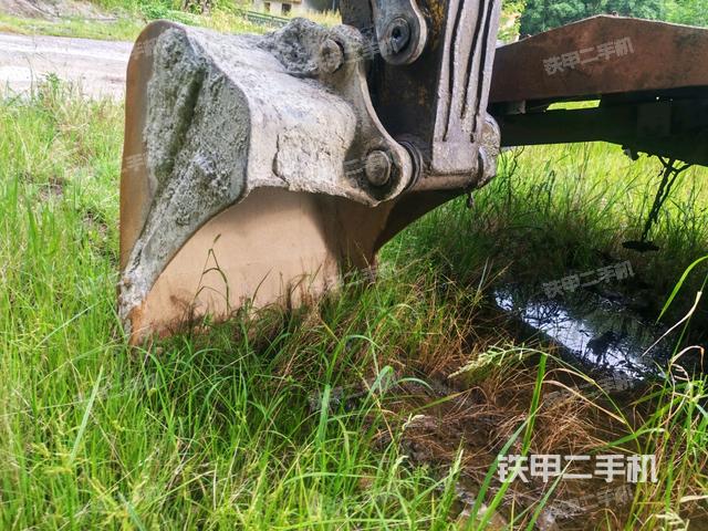 铲斗右后整体（工作和回转装置）