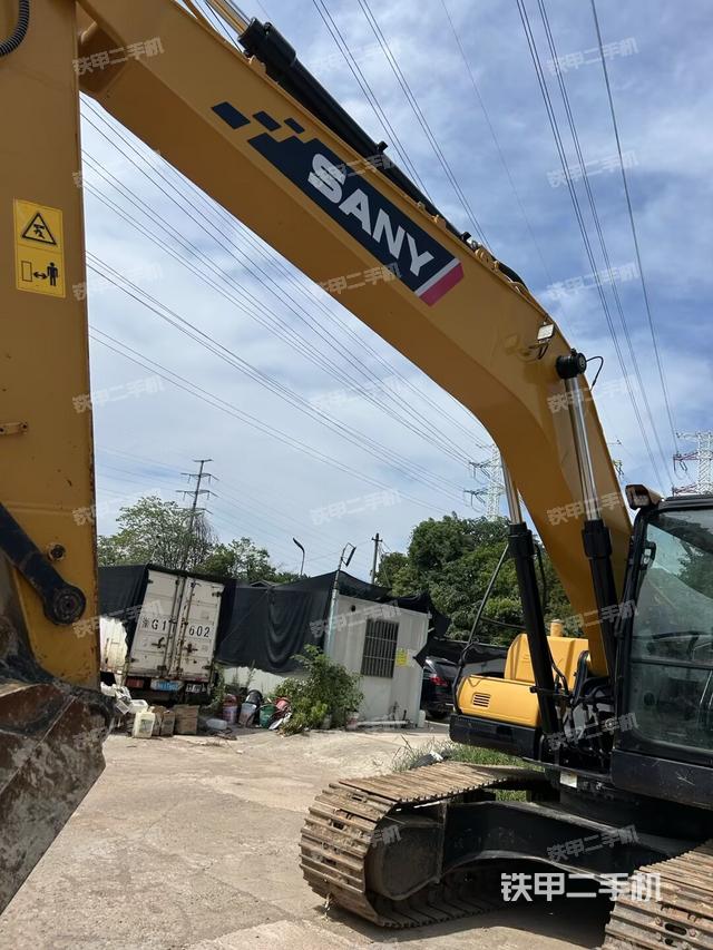 大臂整体 右侧（工作和回转装置）