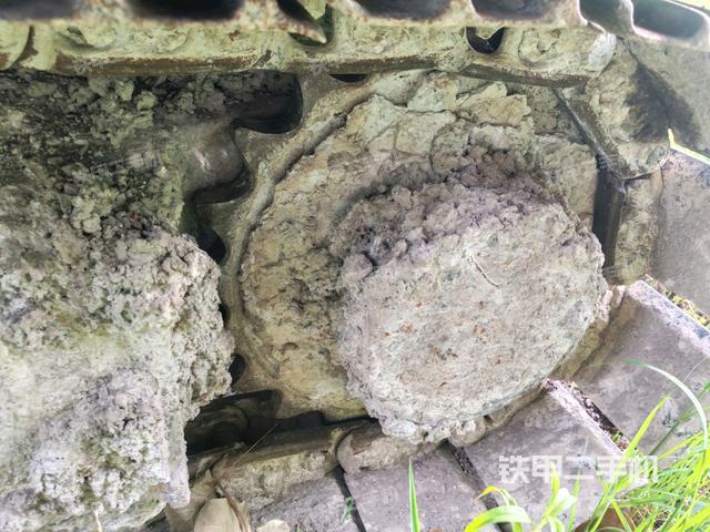 左导向轮（行走机构）