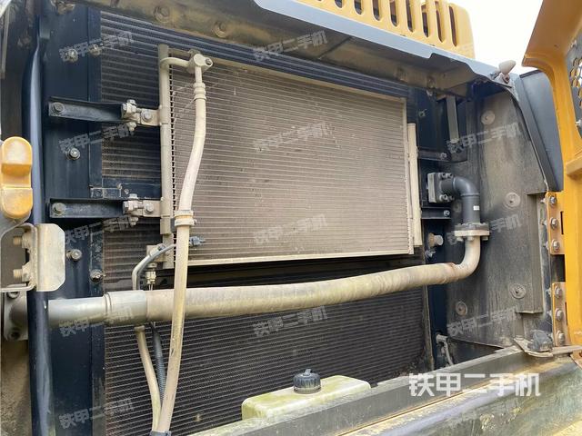 散熱器正面（大件艙室）