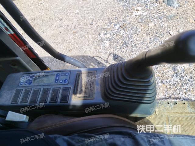 座椅左侧控制台/音响/含左手柄（驾驶室部分）