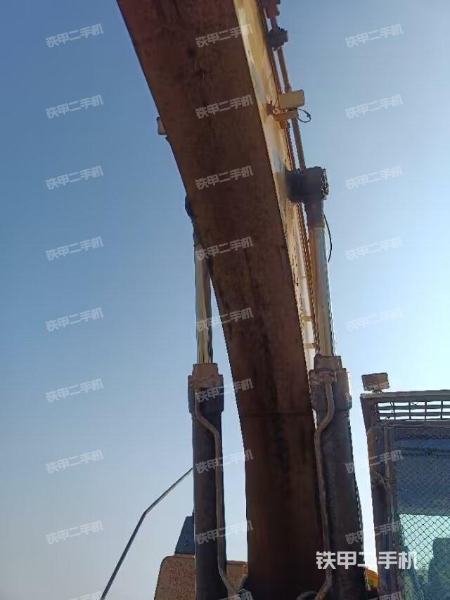 大臂油缸整體?豎拍（工作和回轉(zhuǎn)裝置）