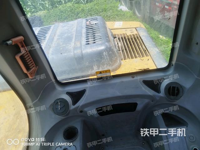 座椅后部（驾驶室部分）