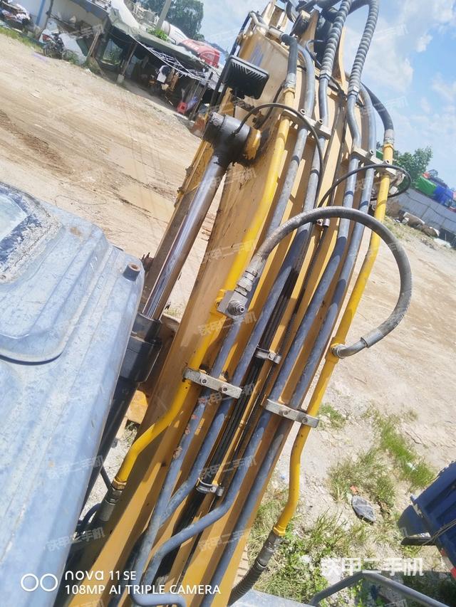 大臂背部俯视（工作和回转装置）