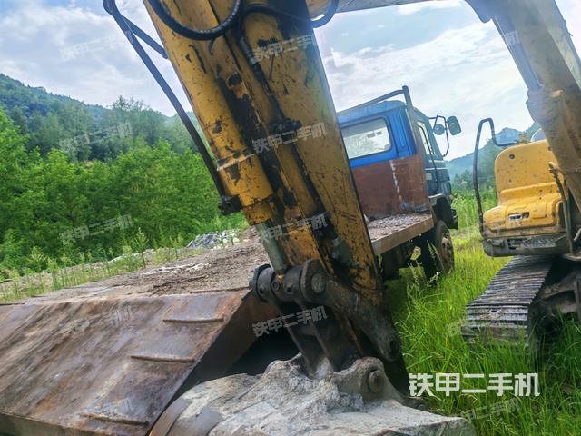 小臂整体右前（工作和回转装置）