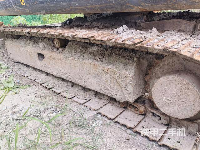 单侧履带整体(整机外观) 单侧履带整体(整机外观)