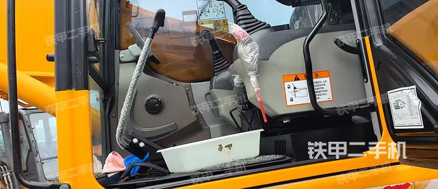 駕駛室整體（整機外觀）