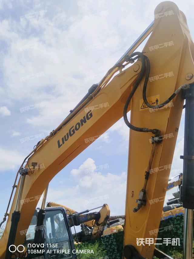 小臂整體左后（工作和回轉(zhuǎn)裝置）