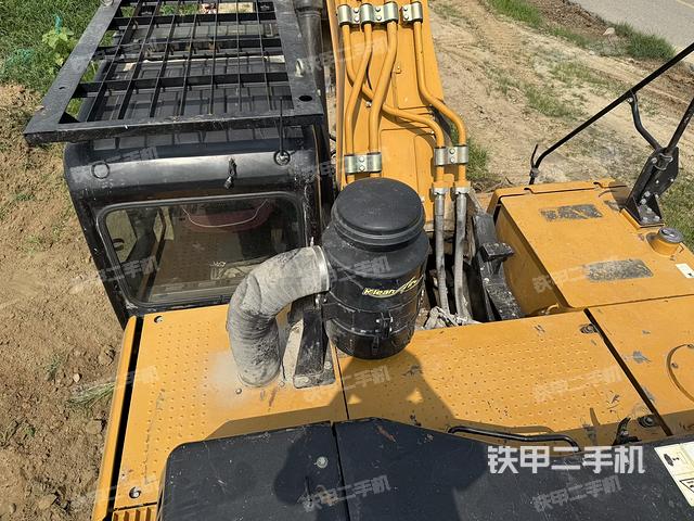 驾驶室顶部（整机外观）