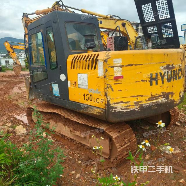 现代R110-7挖掘机