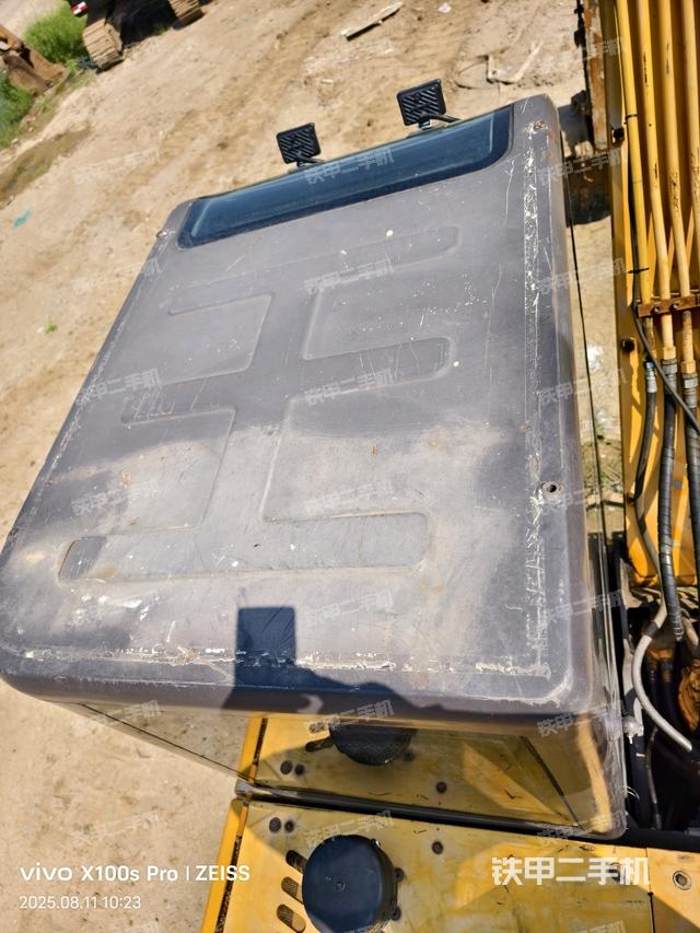 驾驶室顶部（整机外观）