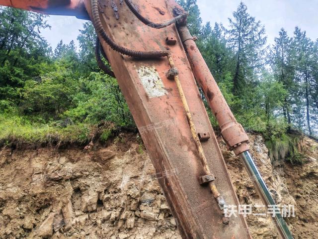 小臂整体左后（工作和回转装置）