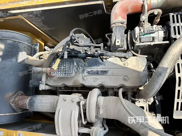 氣門(mén)室蓋螺絲特寫(xiě)（上車(chē)部件）