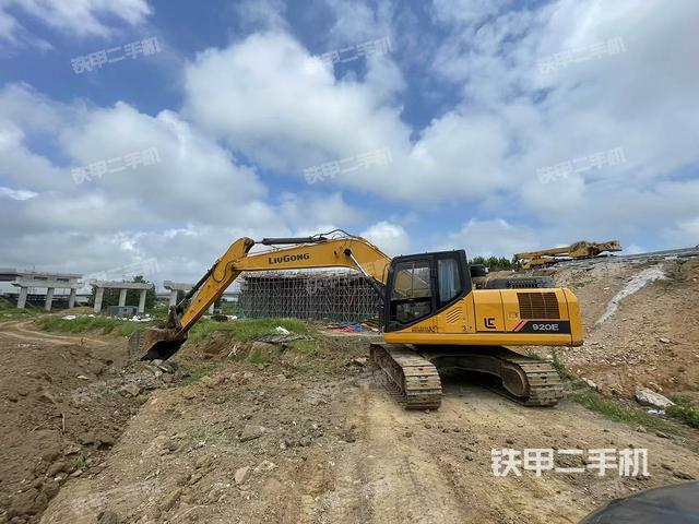 整機右后45°（整機外觀）